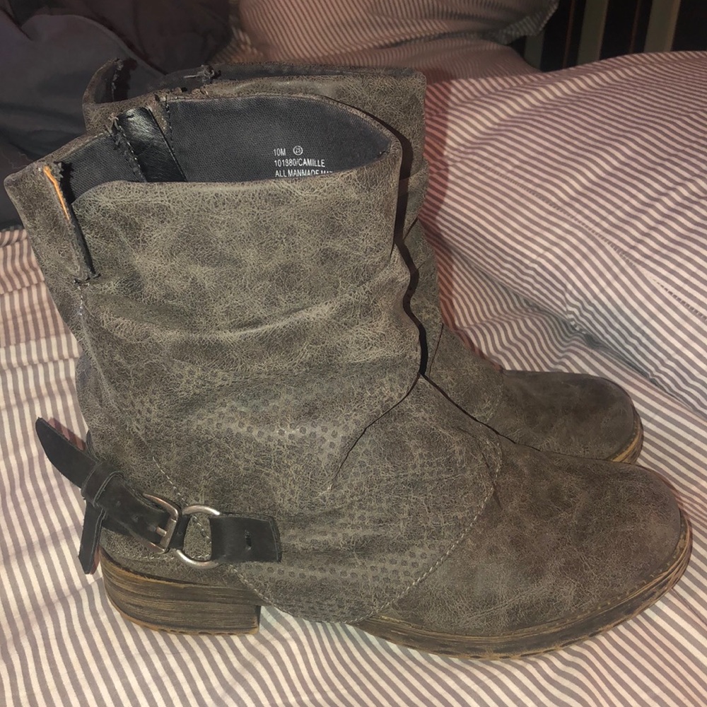 Maurice’s Boots